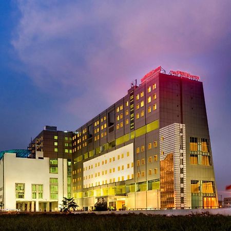 Pride Plaza Hotel, Kalkutta Exterior foto The Park, New Delhi