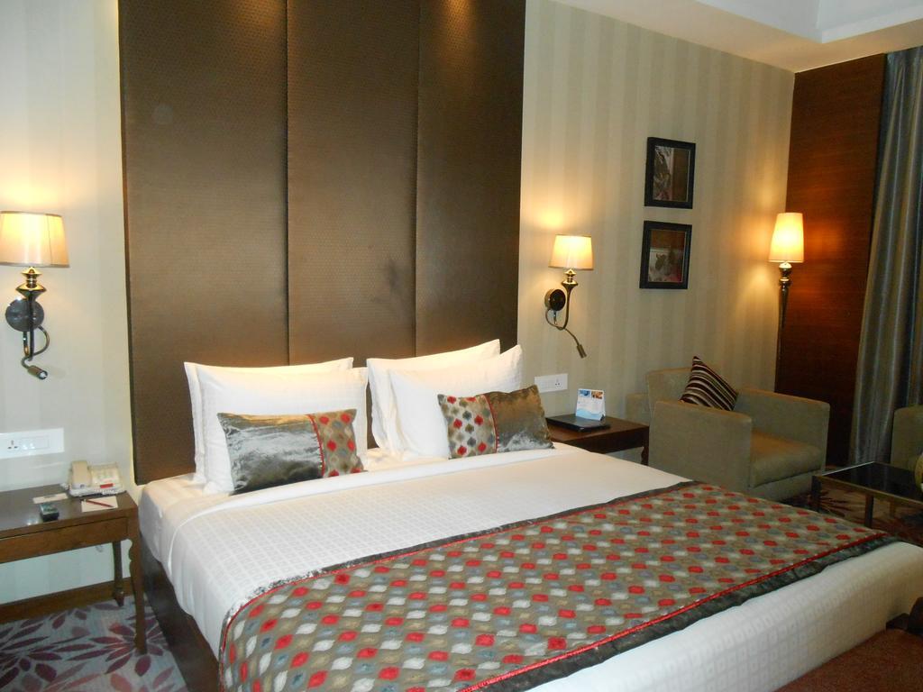 Pride Plaza Hotel, Kalkutta Exterior foto A room at the Taj Bengal