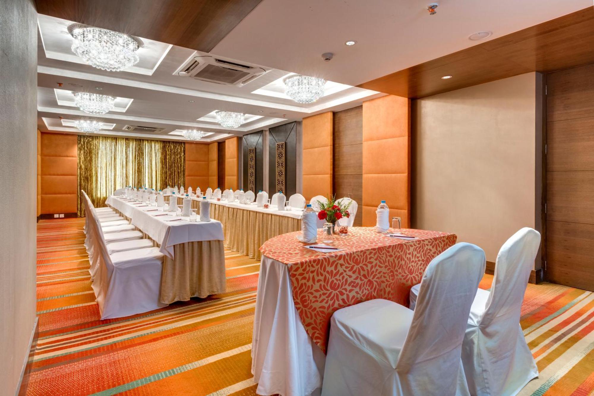 Pride Plaza Hotel, Kalkutta Exterior foto Meeting room