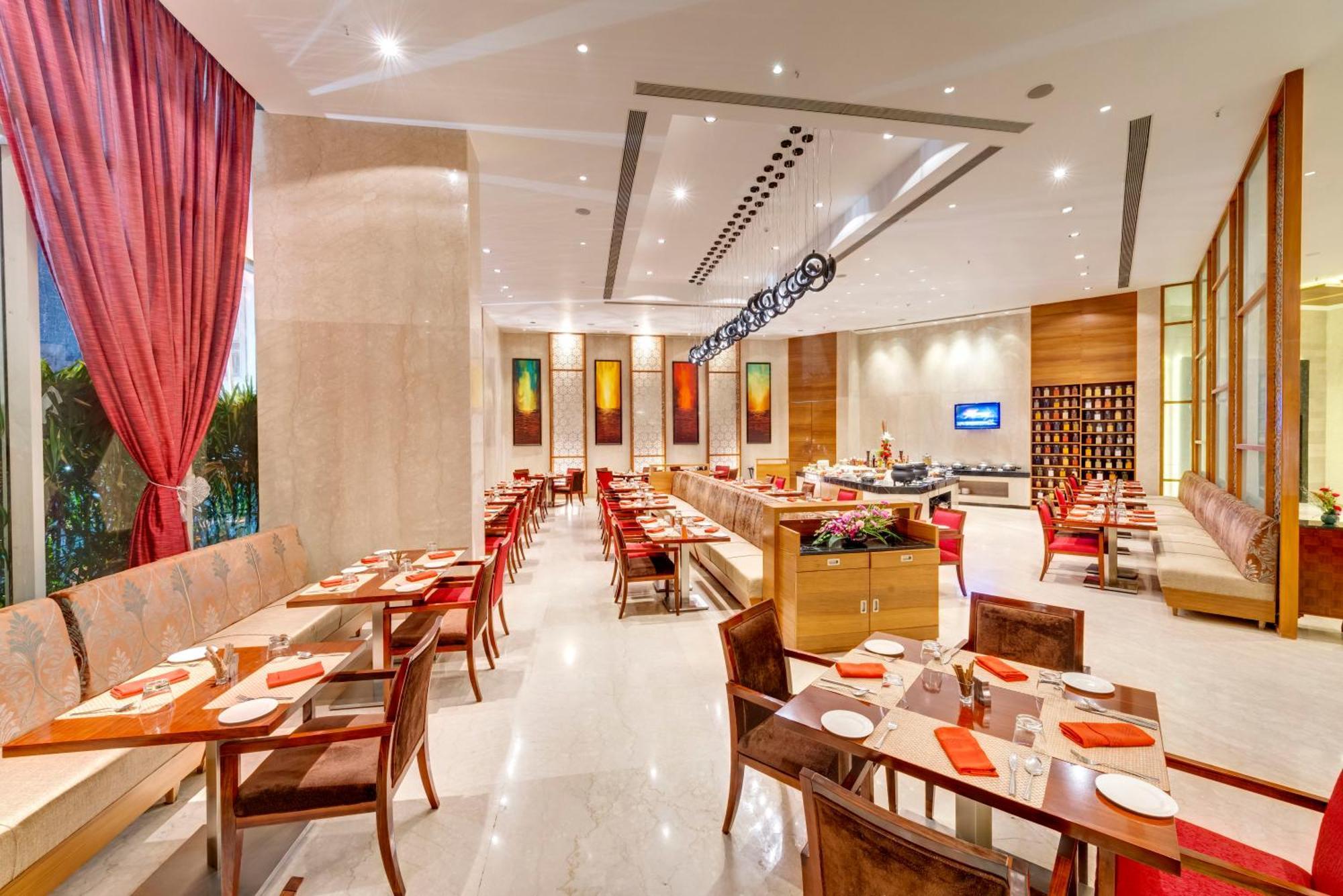 Pride Plaza Hotel, Kalkutta Exterior foto The Park, New Delhi