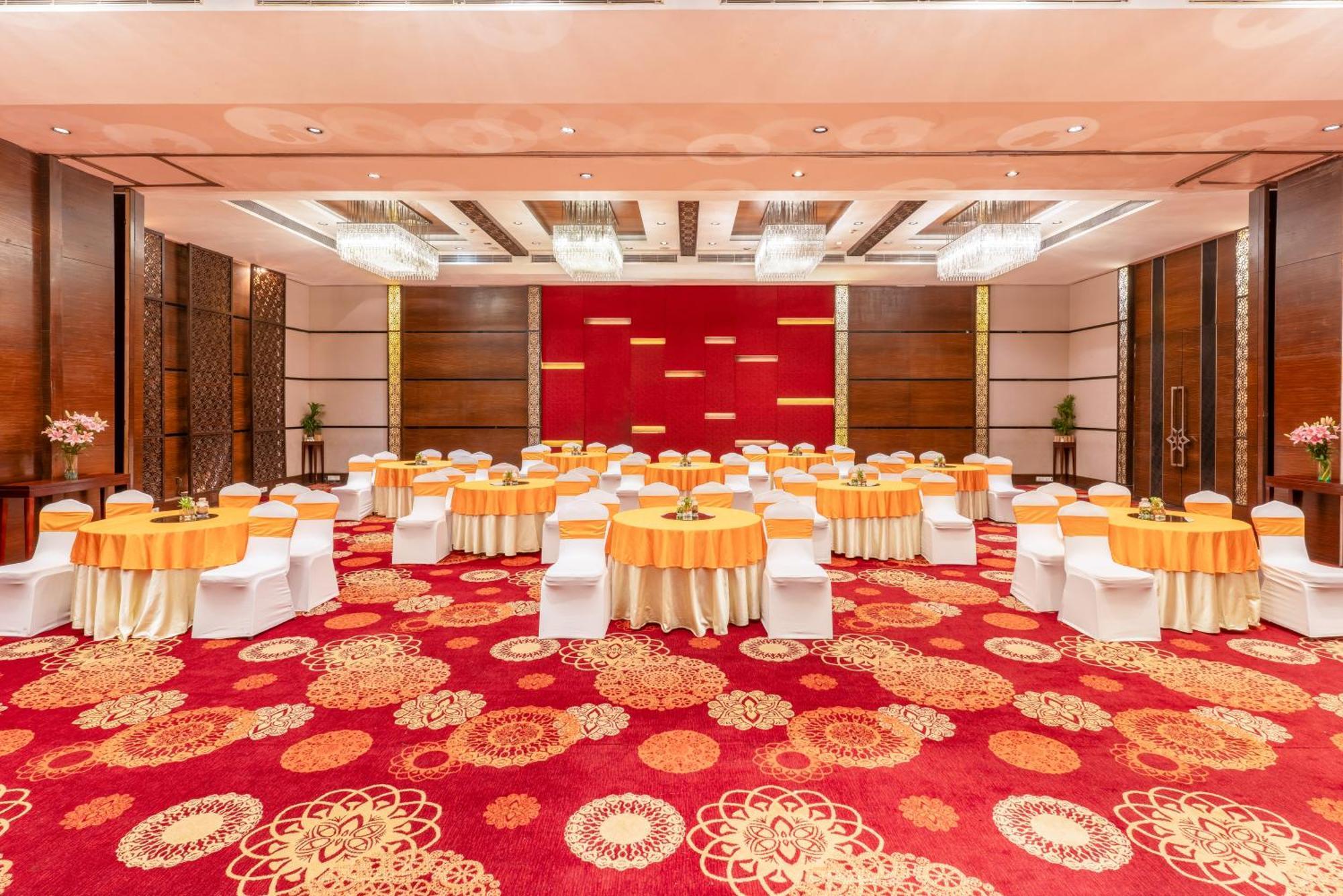 Pride Plaza Hotel, Kalkutta Exterior foto The Grand Ballroom