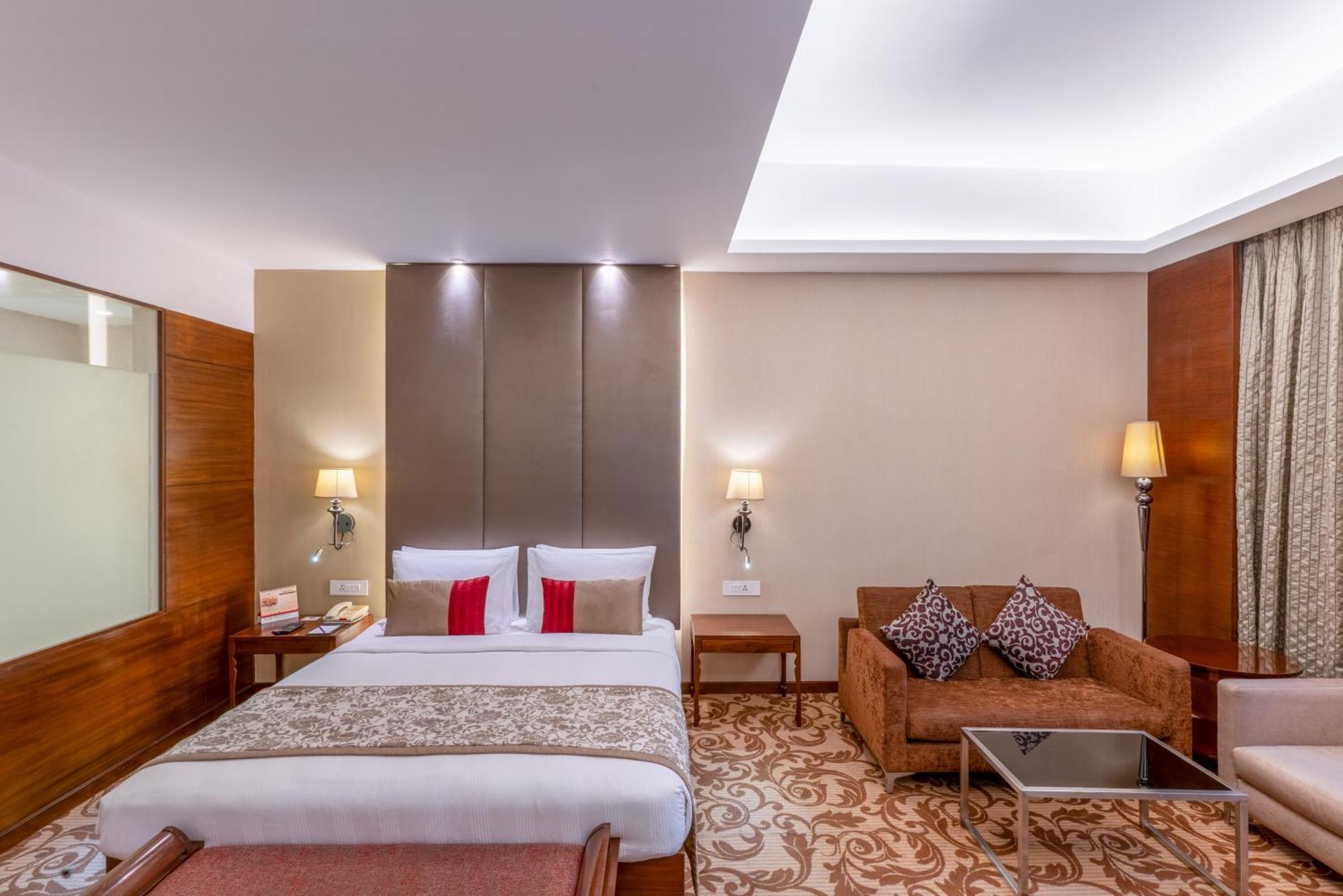 Pride Plaza Hotel, Kalkutta Exterior foto Suite room at The Oberoi, Mumbai