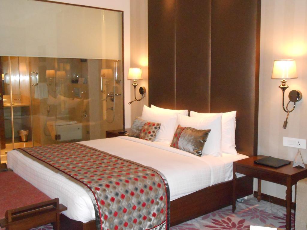 Pride Plaza Hotel, Kalkutta Exterior foto A room at the Taj Bengal