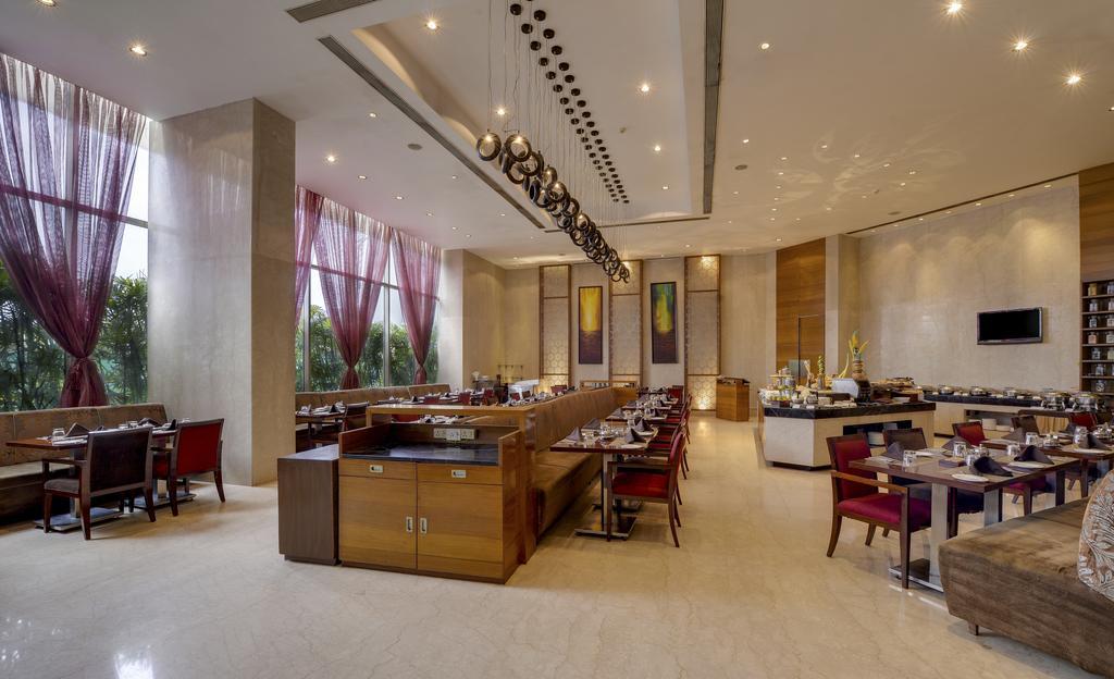 Pride Plaza Hotel, Kalkutta Exterior foto The Park, New Delhi