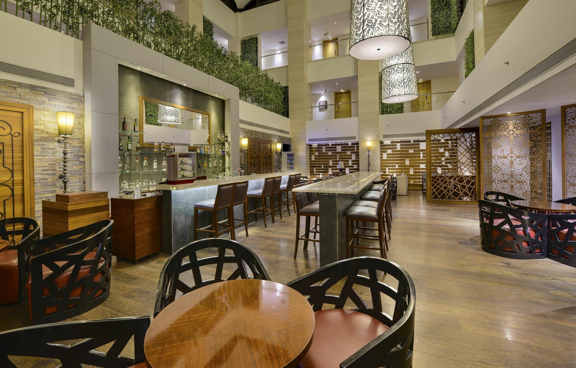 Pride Plaza Hotel, Kalkutta Exterior foto The Bar