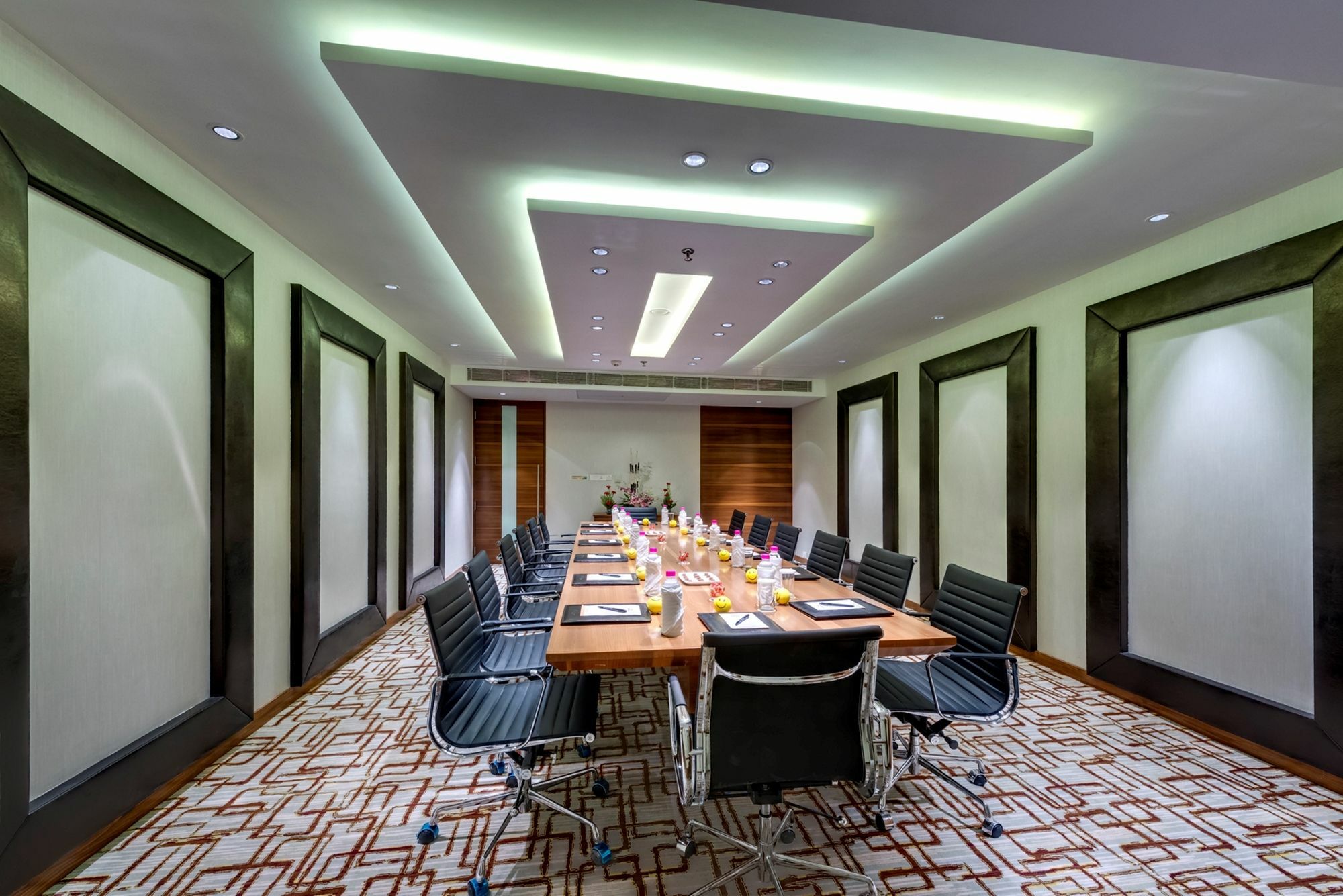 Pride Plaza Hotel, Kalkutta Exterior foto Meeting room